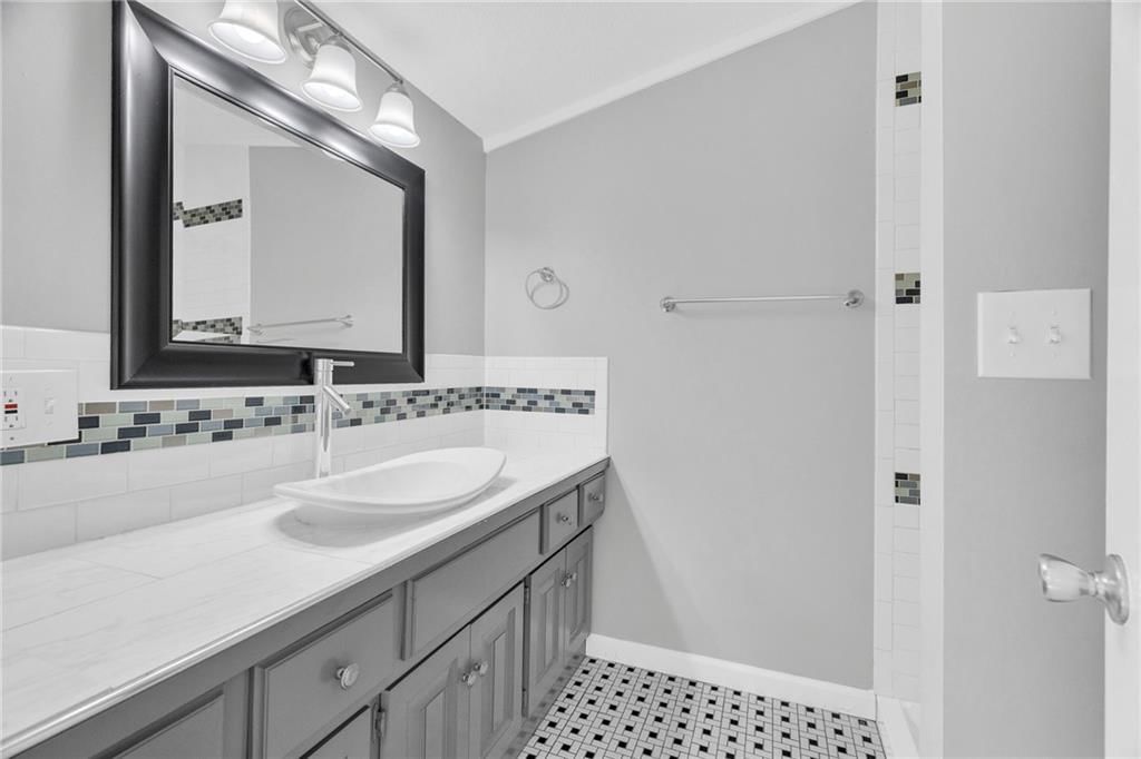 6605 N Edison Avenue — photo 17