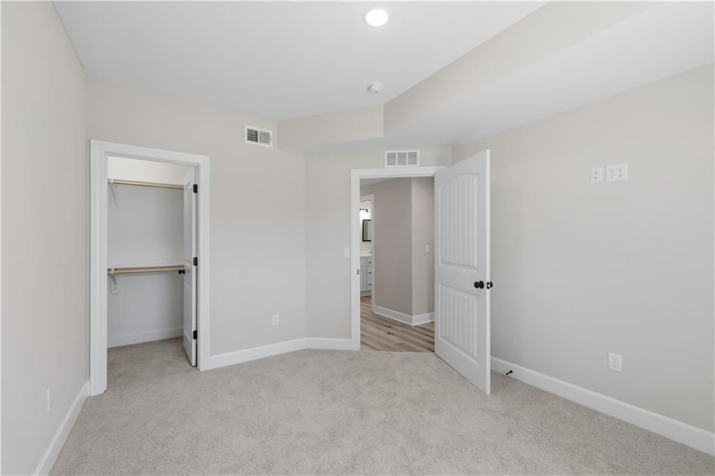 77 Lakeway Lane — photo 31