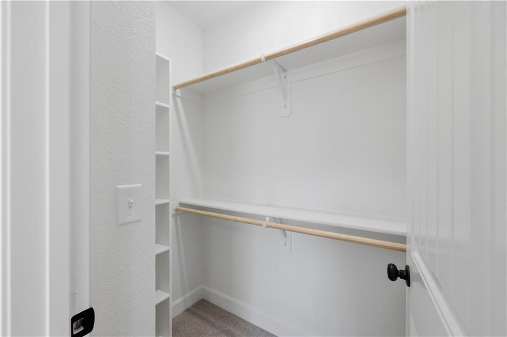 77 Lakeway Lane — photo 32