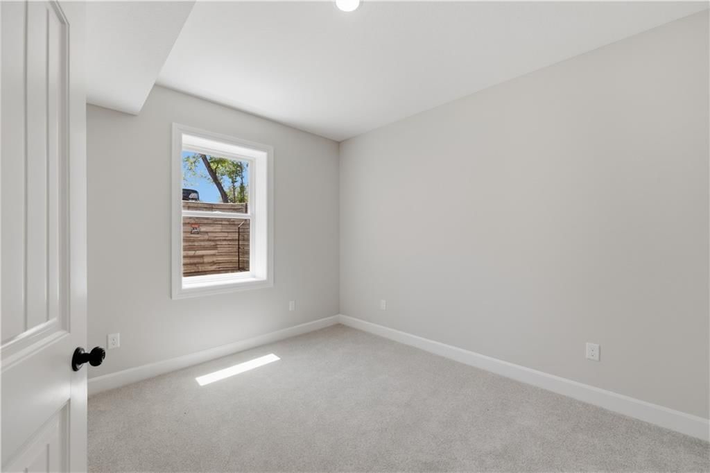 77 Lakeway Lane — photo 34