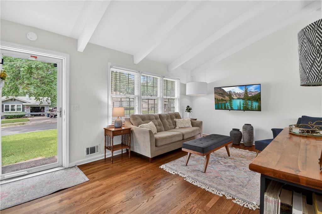 5015 N Kensington Avenue — photo 7