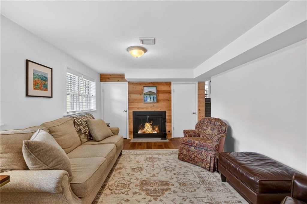 5015 N Kensington Avenue — photo 29