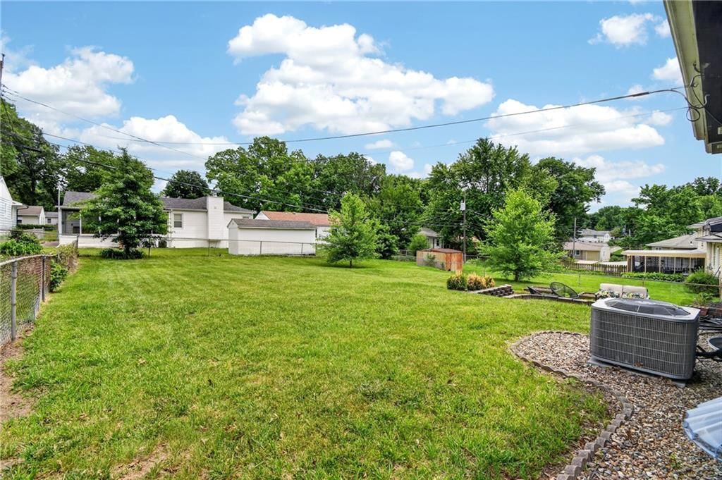 5015 N Kensington Avenue — photo 33