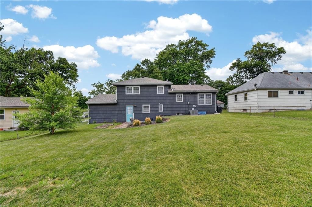 5015 N Kensington Avenue — photo 35