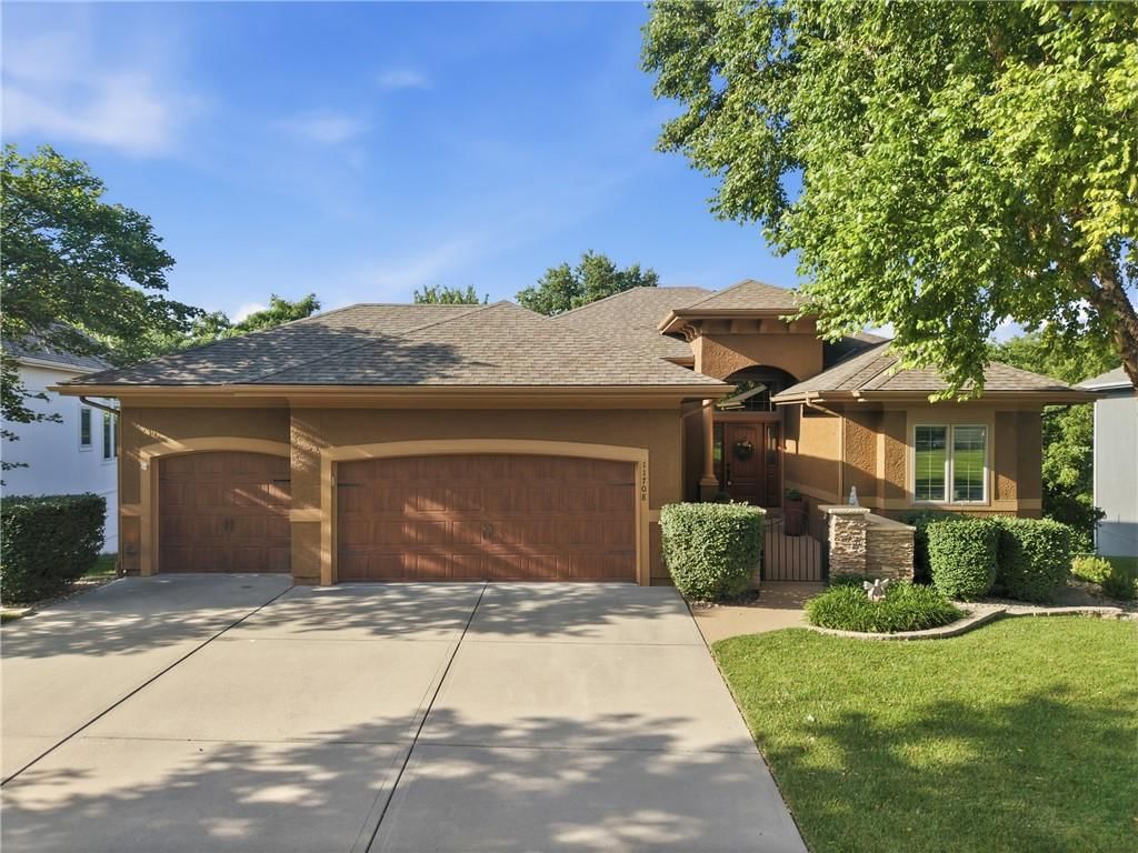11708 DELAVAN Avenue — photo 3