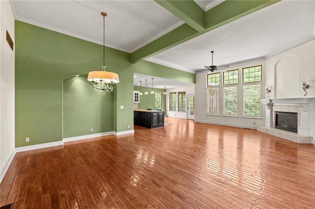 11708 DELAVAN Avenue — photo 8