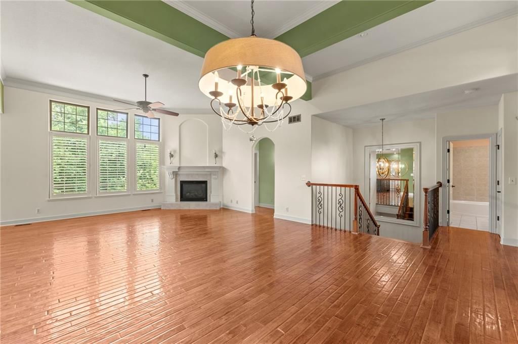 11708 DELAVAN Avenue — photo 9