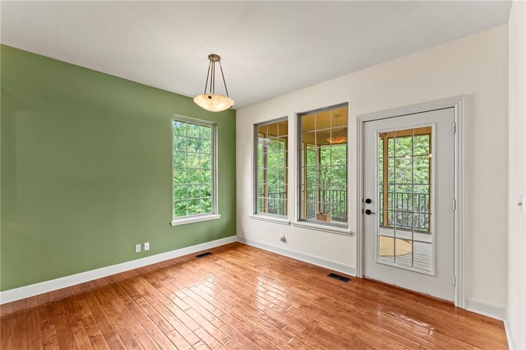 11708 DELAVAN Avenue — photo 16