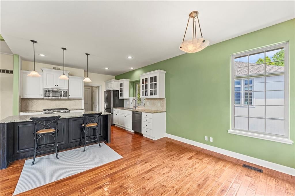 11708 DELAVAN Avenue — photo 18