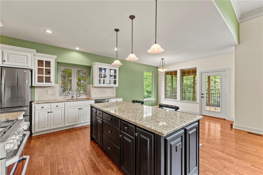 11708 DELAVAN Avenue — photo 21