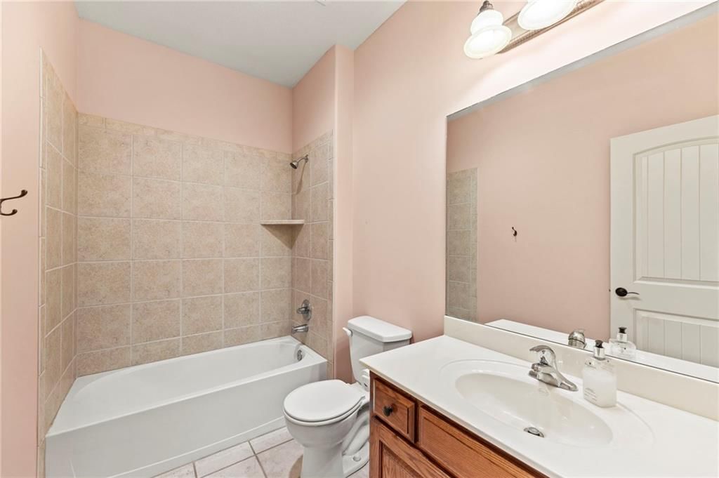 11708 DELAVAN Avenue — photo 29