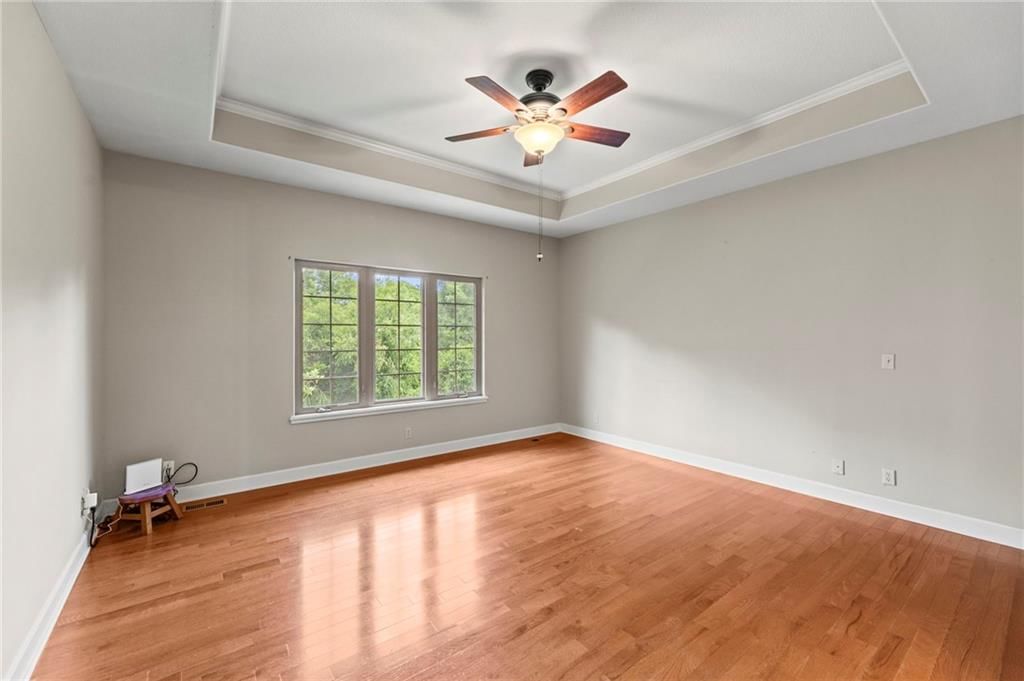 11708 DELAVAN Avenue — photo 30