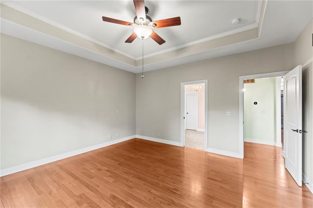 11708 DELAVAN Avenue — photo 31