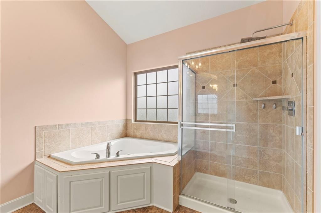 11708 DELAVAN Avenue — photo 34