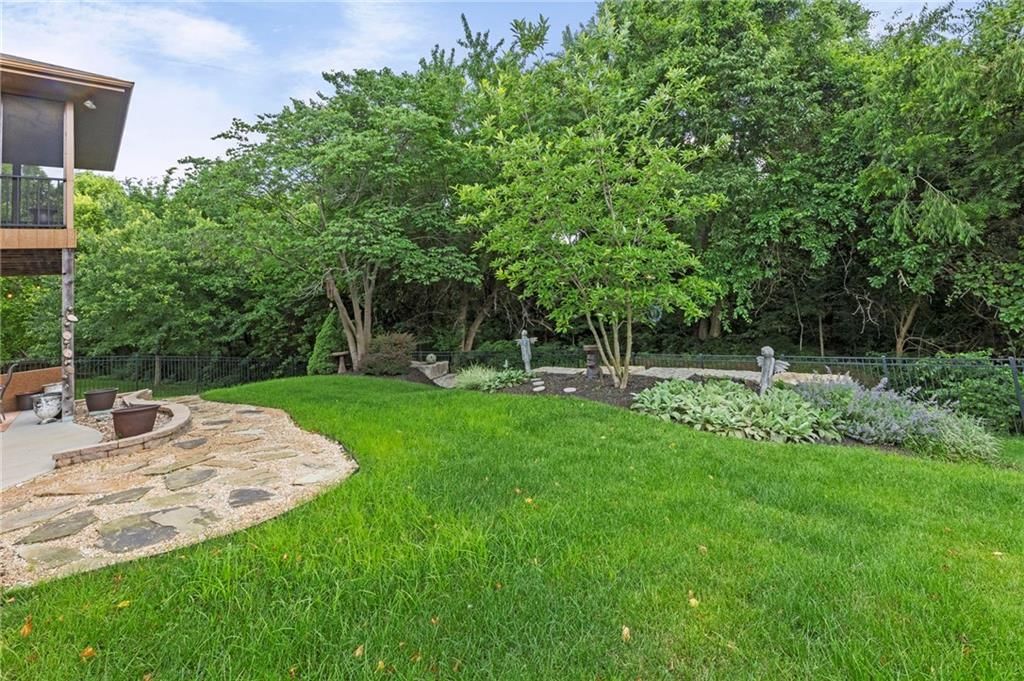 11708 DELAVAN Avenue — photo 48
