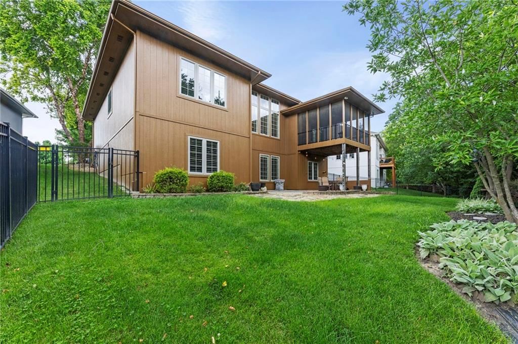 11708 DELAVAN Avenue — photo 49