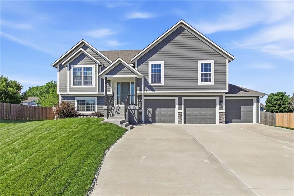 12301 S Burr Oak Circle — photo 1