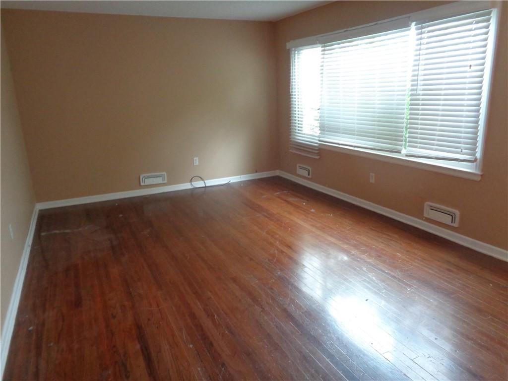 1800 S Northern Boulevard — photo 13