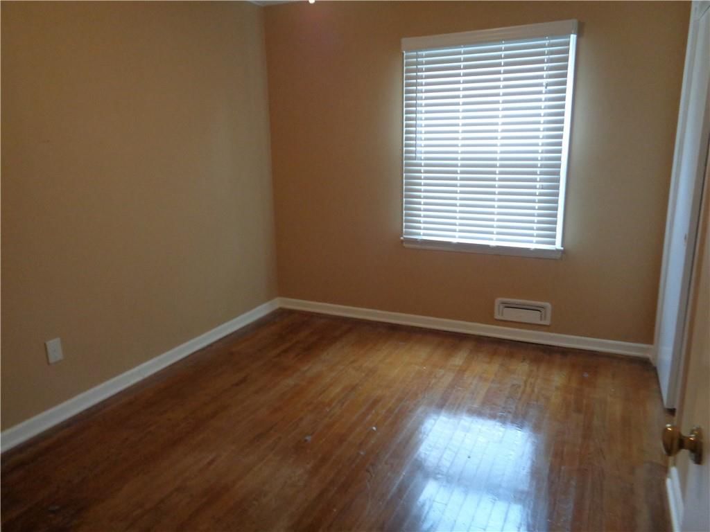 1800 S Northern Boulevard — photo 16