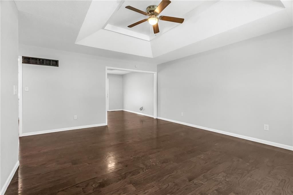 15901 Oakland Avenue — photo 4