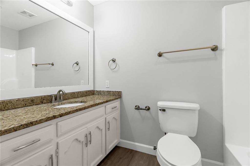 15901 Oakland Avenue — photo 11