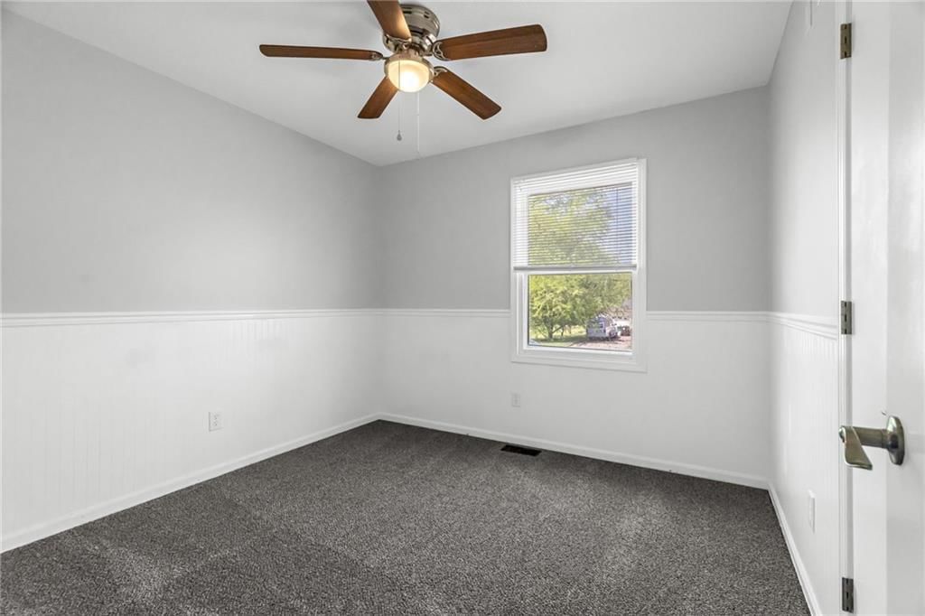 15901 Oakland Avenue — photo 17
