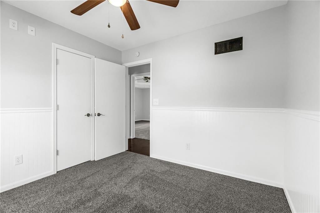 15901 Oakland Avenue — photo 18