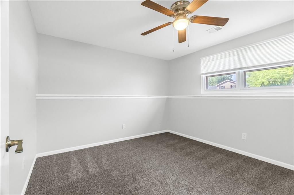 15901 Oakland Avenue — photo 22