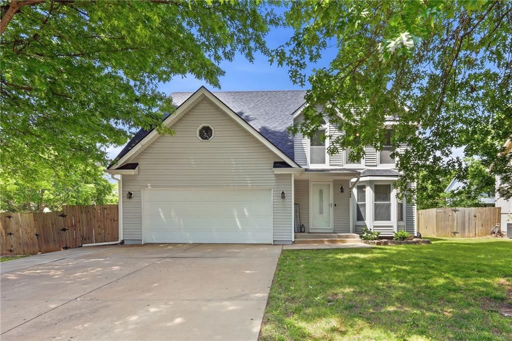 1002 E Green Gables Street — photo 2