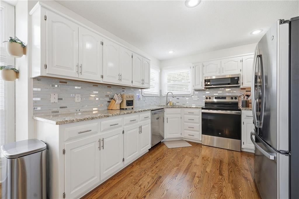 1002 E Green Gables Street — photo 13