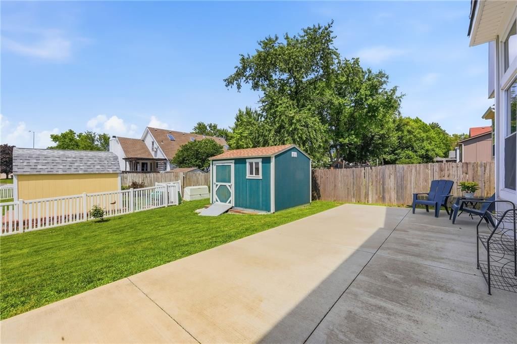 1002 E Green Gables Street — photo 30