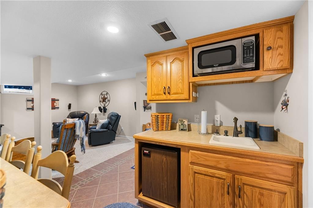 1328 S Redbud Street — photo 40