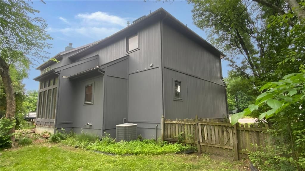 11734 Cody Street — photo 4
