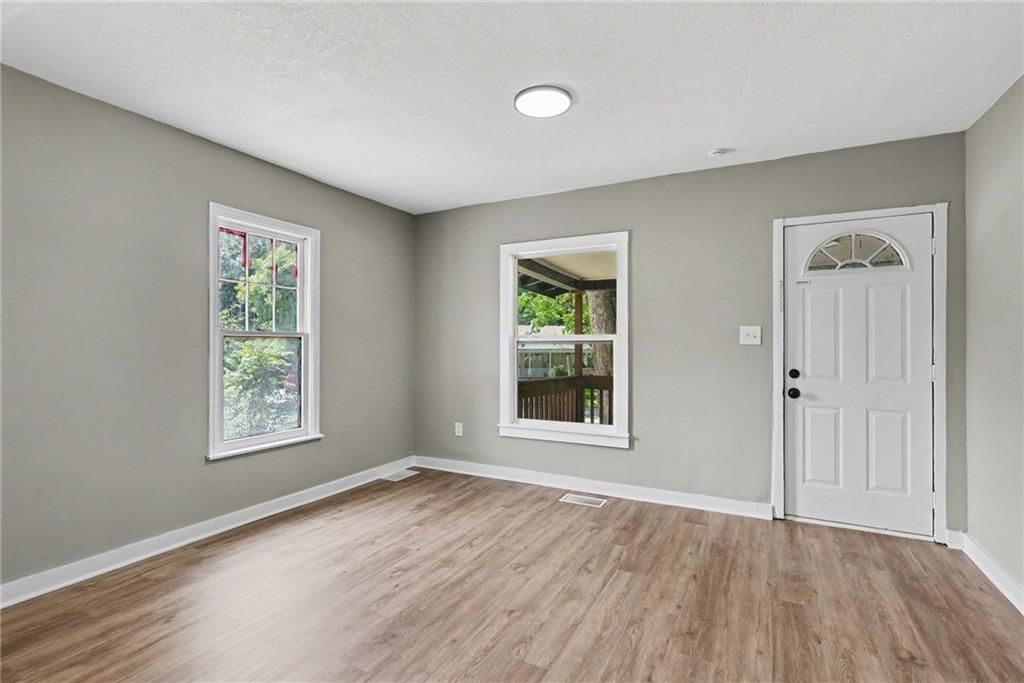 823 S Huttig Avenue — photo 5