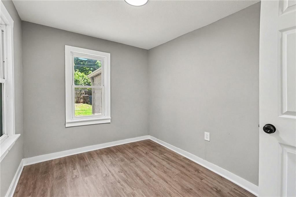 823 S Huttig Avenue — photo 12