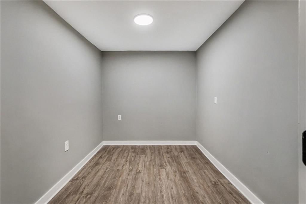 823 S Huttig Avenue — photo 15