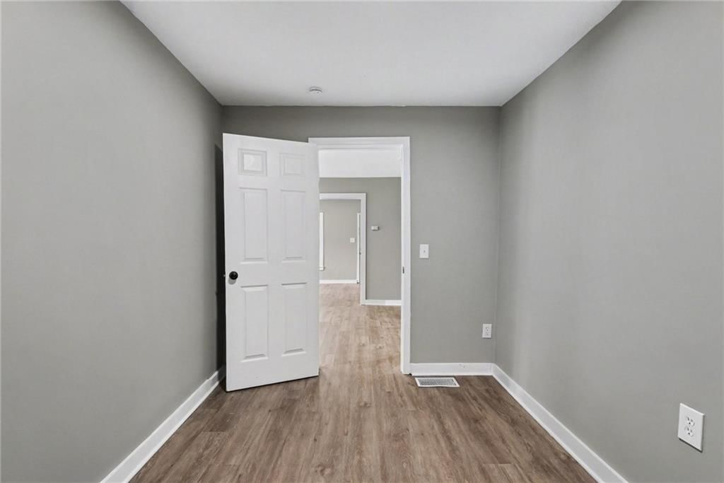 823 S Huttig Avenue — photo 16