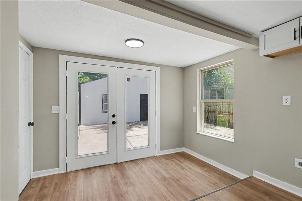 823 S Huttig Avenue — photo 17