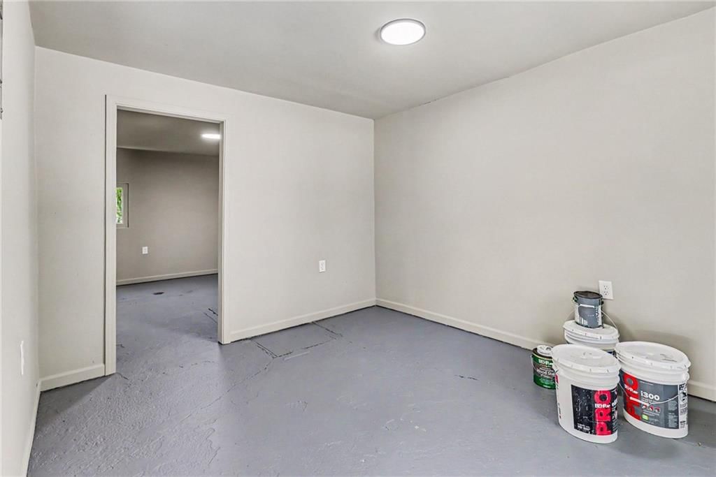 823 S Huttig Avenue — photo 19
