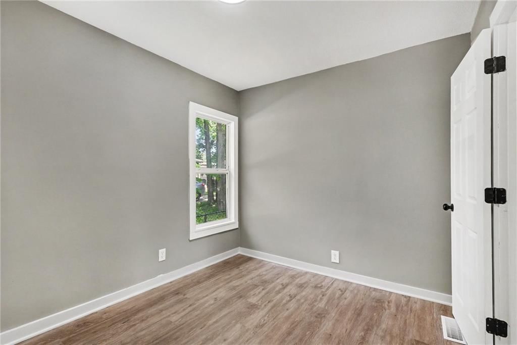 823 S Huttig Avenue — photo 24