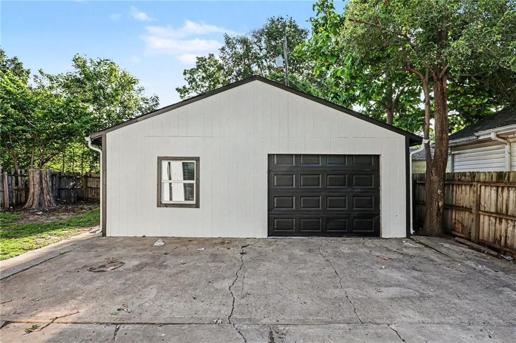 823 S Huttig Avenue — photo 28