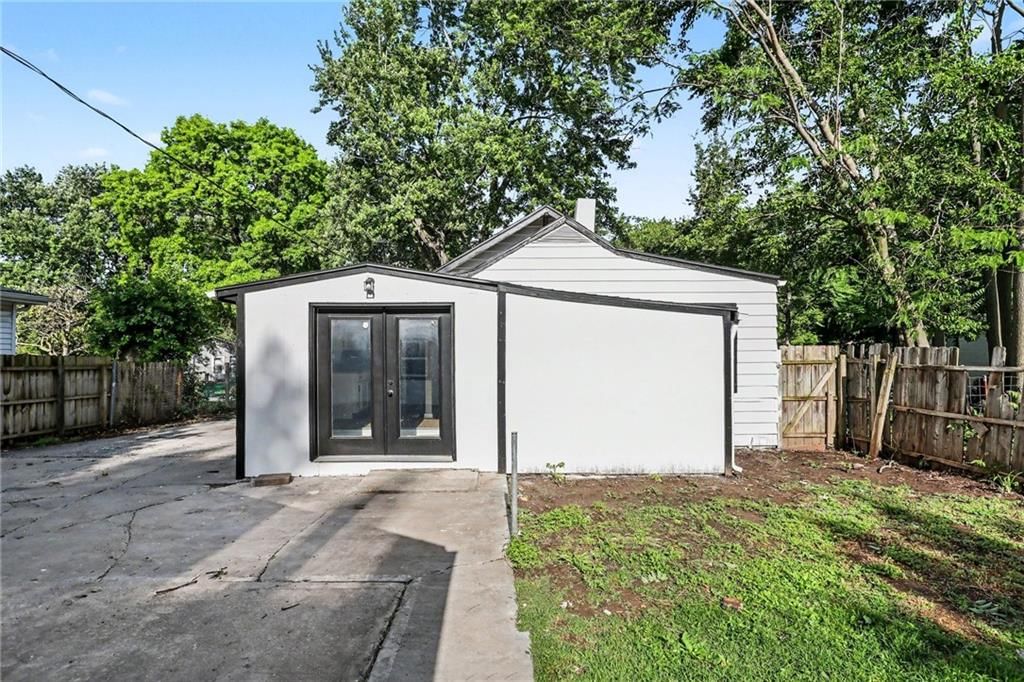 823 S Huttig Avenue — photo 29