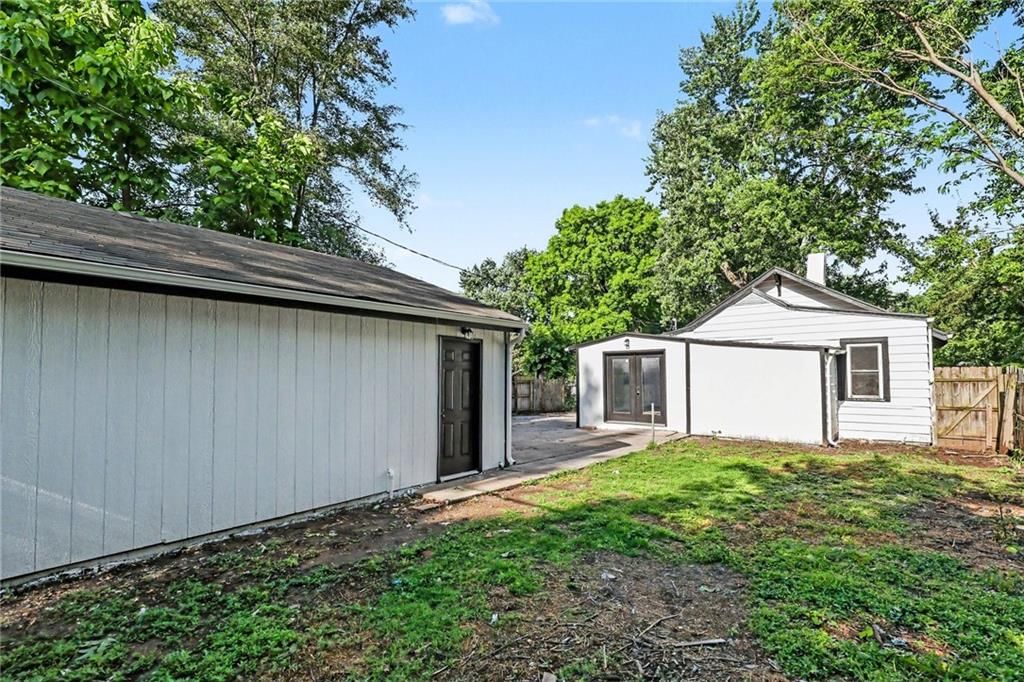 823 S Huttig Avenue — photo 30