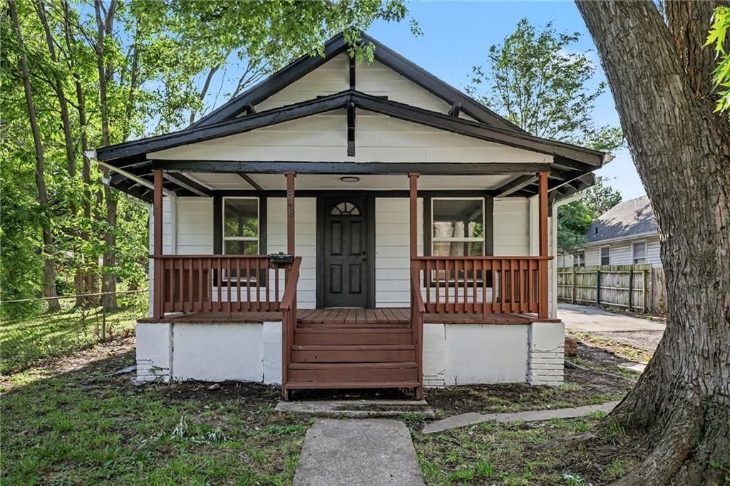823 S Huttig Avenue — photo 33