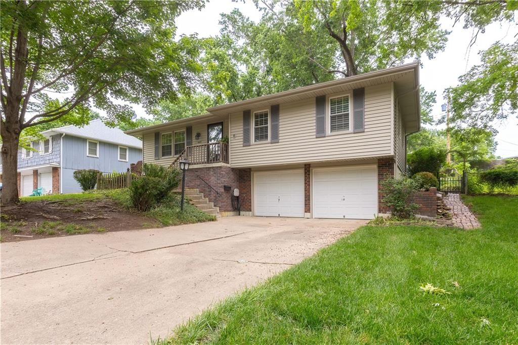 4005 S Coventry Drive — photo 2