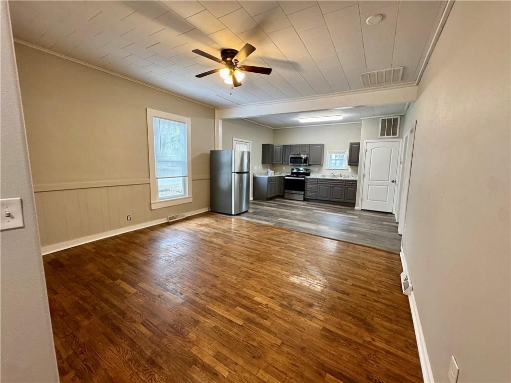 502 E Jefferson Street — photo 22