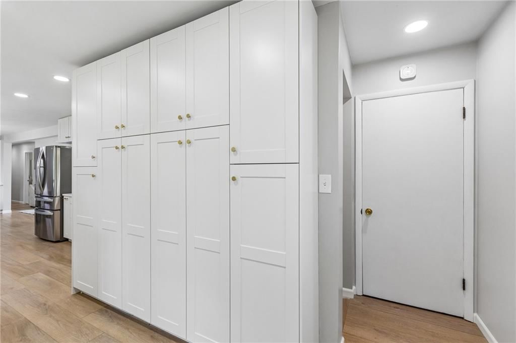 9301 Madison Avenue — photo 13