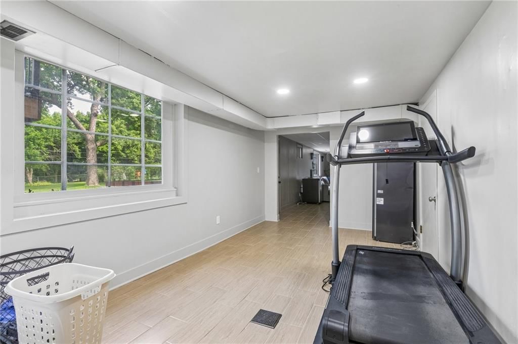 9301 Madison Avenue — photo 24