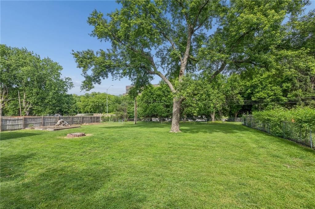 9301 Madison Avenue — photo 39