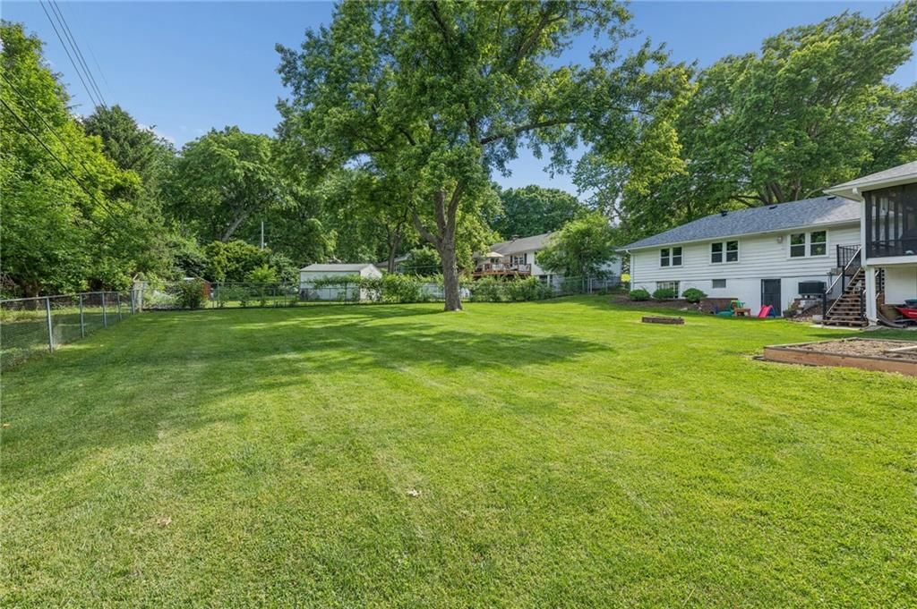 9301 Madison Avenue — photo 41